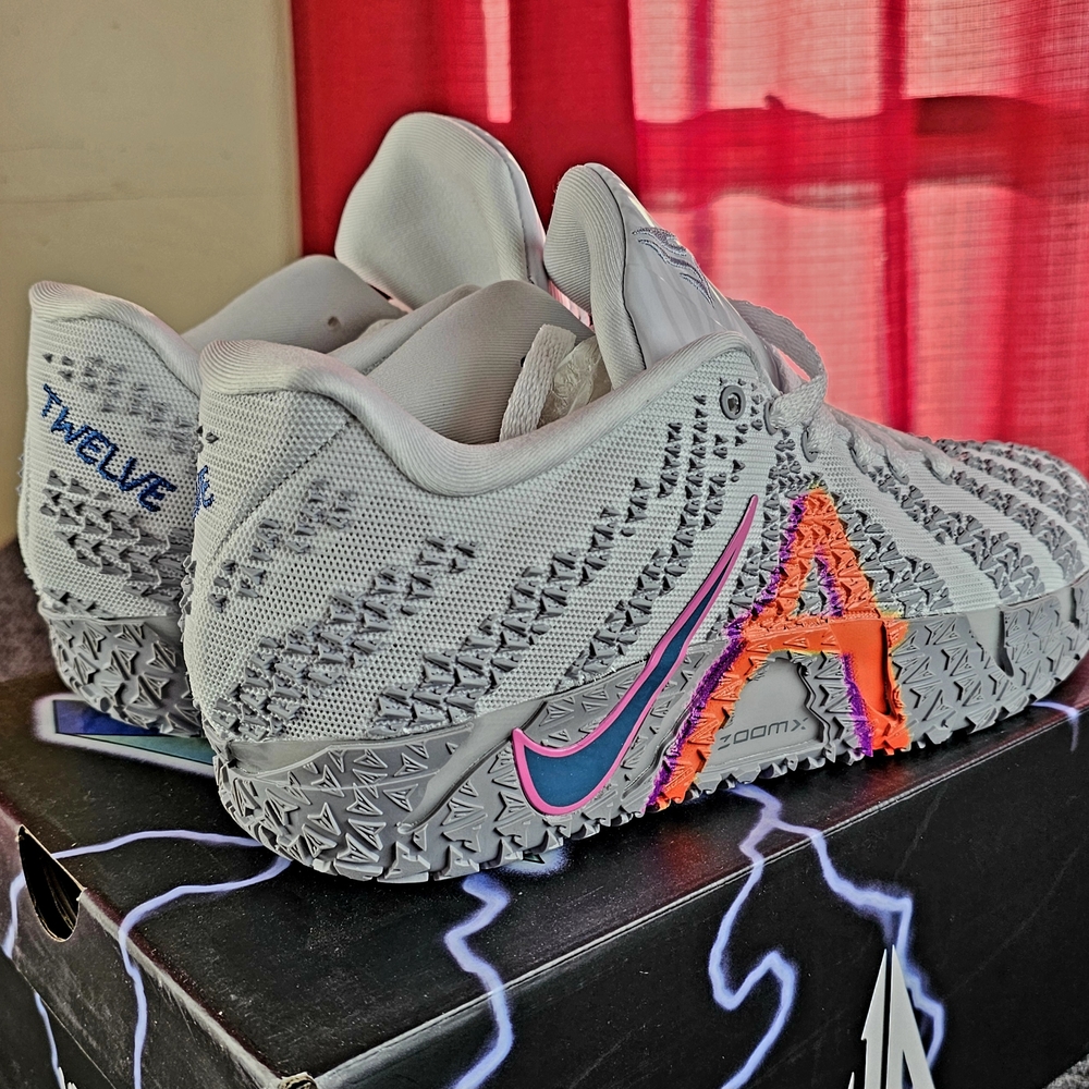 Nike Kids Shoes - White and Pink - Picture 4 of 9